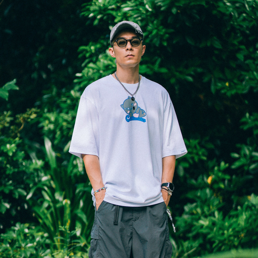 CATXMAN COLLEGE STYLE LOGO WHITE CREW NECK TEE